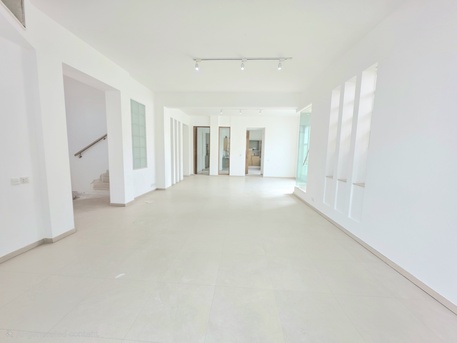 Manama, Commercial Villas, BHD 1100,  Spacious 4 Bedroom Semi Furnished Commercial Villa For Rent.