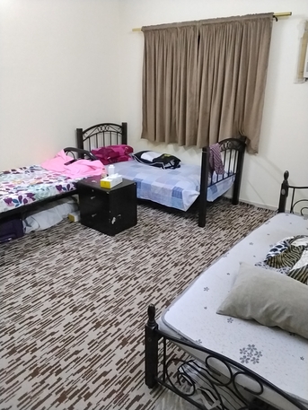 Manama, Bedspace Available, BHD 40/month,  Looking For Executive Bachelor Muslim For Bed Space