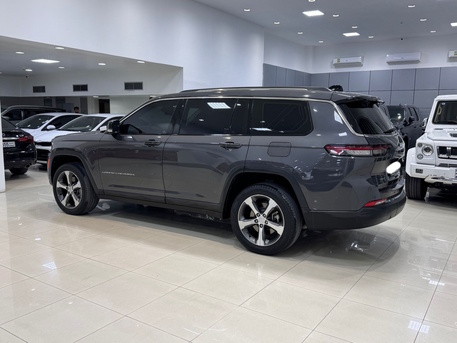 Manama, Vehicles, Cars & Trucks , BHD 14500,  Jeep Grand Cherokee LTD,  2023,  Automatic,  44700 KM,    (Grey)