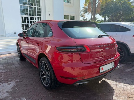 Manama, Vehicles, Cars & Trucks , BHD 16000,  Porsche Macan,  2017,  Automatic,  136900 KM,  ::::::: |  Model I Good Condition:::::::