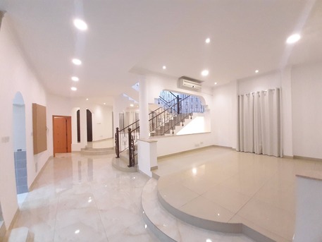 Hamala, Villas, BHD 750,  300 Sq. Feet,  Hamala/Modern Semi Furnished Villa Exclusive  CLOSE BISB