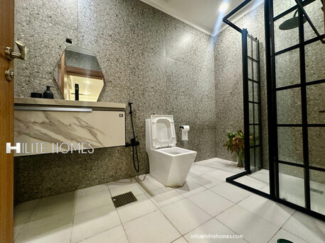 Kuwait City, Apartments/Houses, KWD 750/month,  3 BR,  Renovated Floor For Rent In Al-Qurain