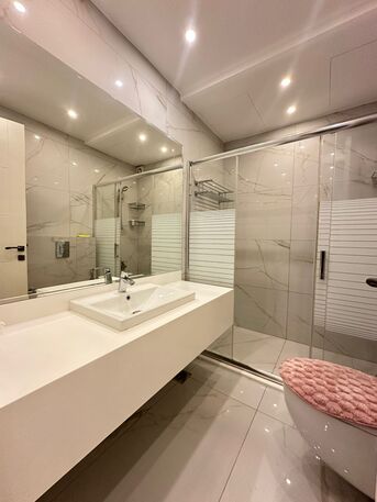 Amman, Apartments/Houses, JOD 27000/year,  Furnished,  4 BR,  300 Sq. Meter,  Modern Ground Floor Apartment For Rent In Um Uthainah