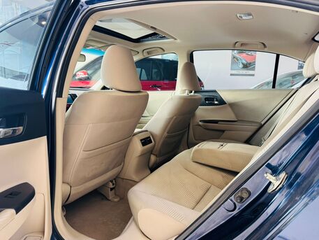 Manama, Vehicles, Cars & Trucks , BHD 1,  Honda Accord,  2017,  104000 KM,  With Sunroof - 1 Owner