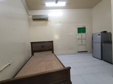 Salmaniya, Apartments/Houses, BHD 130/year,  1 BR,  Salmaniya:- Rooftop Studio Flat On Rent With Ewa