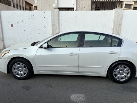 Riyadh, Vehicles, Cars & Trucks , SAR 13000,  Nissan Altima 2010 Model,  2010,  Manual,  240 KM,  Nissan Altima For Sale