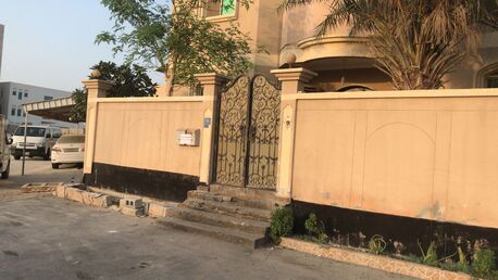 East Riffa, Villas, BHD 600,  300 Sq. Meter,  One Storey Villa In E. Riffa  For Rent. It Cosists Of 4 Beds, 4 Baths, Kitchen And Garage