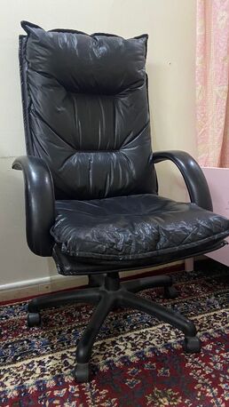 Riyadh, Furniture, SAR 100,  Office Chair For URGENT SALE كرسي مكتب مريح