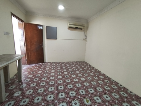 Mahooz, Apartments/Houses, BHD 130/year,  1 BR,  Mahooz:- Rooftop Studio Flat On Rent With Ewa..