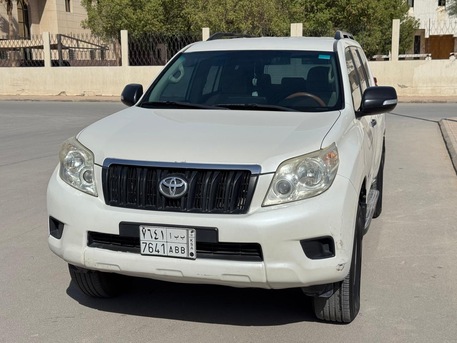 Al Sulaymaniyyah, Vehicles, Cars & Trucks , SAR 62000,  Toyota Prado,  2010,  Automatic,  260000 KM,   TX (Cruise) All Original White Colour In Immaculate Condition