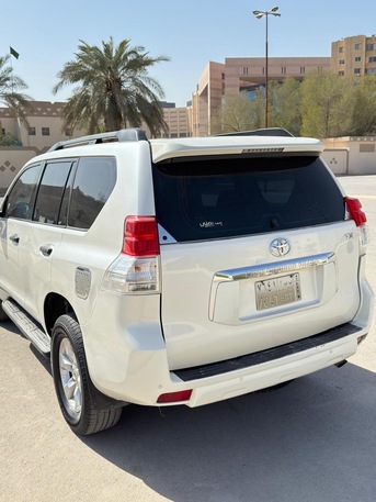 Al Sulaymaniyyah, Vehicles, Cars & Trucks , SAR 62000,  Toyota Prado,  2010,  Automatic,  260000 KM,   TX (Cruise) All Original White Colour In Immaculate Condition