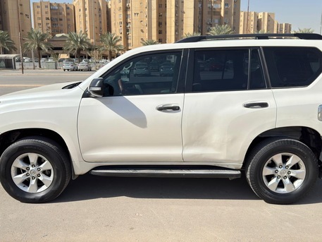 Al Sulaymaniyyah, Vehicles, Cars & Trucks , SAR 62000,  Toyota Prado,  2010,  Automatic,  260000 KM,   TX (Cruise) All Original White Colour In Immaculate Condition