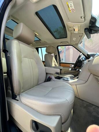 Dammam, Vehicles, Cars & Trucks , SAR 52000,  Land Rover Discovery HSE,  2014,  Automatic,  278000 KM,  Original Paint Maintained By Land Rover Showroom Manager