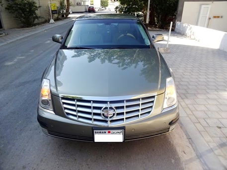 Umm Al Hassam, Vehicles, Cars & Trucks , BHD 111,  Cadillac DTS,  2011,  Automatic,  72000 KM,  Full Option, Agency Maintained, Low Mileage - URGENT SALE