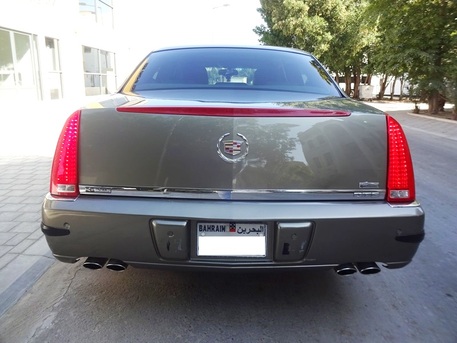 Umm Al Hassam, Vehicles, Cars & Trucks , BHD 111,  Cadillac DTS,  2011,  Automatic,  72000 KM,  Full Option, Agency Maintained, Low Mileage - URGENT SALE