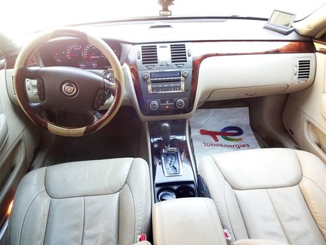 Umm Al Hassam, Vehicles, Cars & Trucks , BHD 111,  Cadillac DTS,  2011,  Automatic,  72000 KM,  Full Option, Agency Maintained, Low Mileage - URGENT SALE