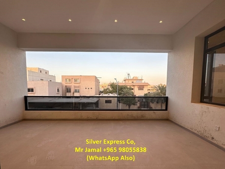 Kuwait City, Villas, KWD 1100,  200 Sq. Meter,  4 Spacious Bedrooms Villa Floor For Rent In Bayan.