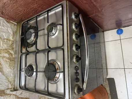 Dammam, Household Items, SAR 130,  Urgently Selling Gas Stove 4 Burner(cooking Range)