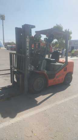 Jubail, Heavy Equipment, SAR 1000,  Forklifts Are Available For Rent.