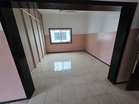 Manama, Apartments/Houses, BHD 250/month,  4 BR,  BHD:-250/month UN FURNISHED 4BHK APARTMENT FOR RENT IN MUHARAQ -: MUNEEB *35041493