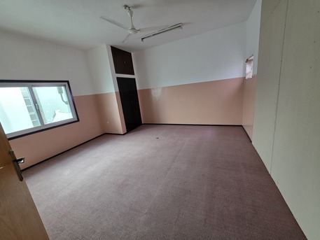 Manama, Apartments/Houses, BHD 250/month,  4 BR,  BHD:-250/month UN FURNISHED 4BHK APARTMENT FOR RENT IN MUHARAQ -: MUNEEB *35041493