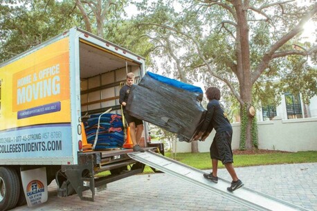 Tampa Bay, Logistics, Moving Company Tampa - Strong College Students Moving