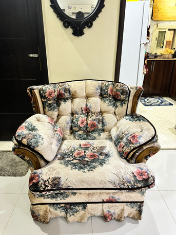 Azizia, Furniture, SAR 590,  5 Seater Sofa Very Good Condition