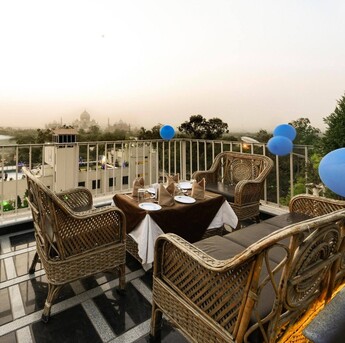 Lucknow, Restaurants, Restaurant In Agra Near Taj Mahal