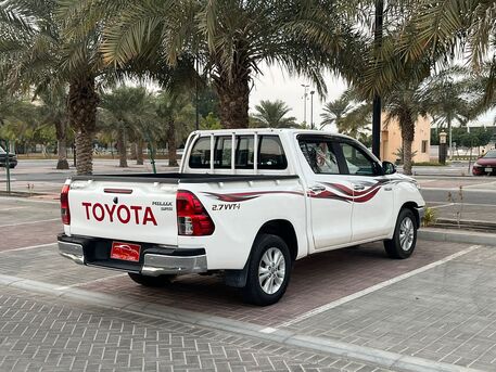 Manama, Vehicles, Cars & Trucks , BHD 7000,  TOYOTA HILUX 2.7 SR5,  2020,  Automatic,  65000 KM,  2
