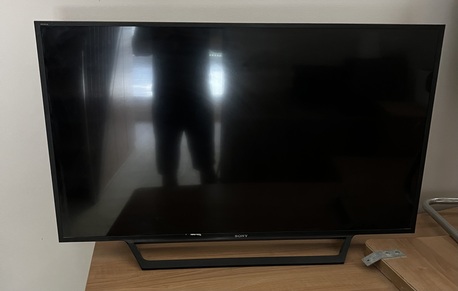 Riffa, Electronics, BHD 1050,  2 Televisions, 5 Computers, 1 Cashier Machine, 1 Oven, 2 Small Printers And 2 Refrigerator