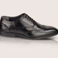 Elegant Oxford Brogues With A Modern Finish