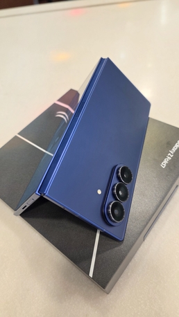Dammam, Mobile Phones, SAR 5200,  Galaxy Fold 7 Blue 512 GB