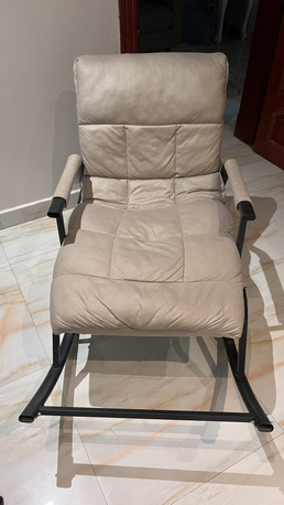 Riyadh, Furniture, SAR 700,  Sofa Seat From City W In A Good Conditon Plus Chair And Big Mirror