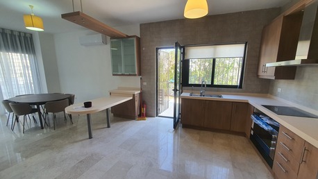 Amman, Apartments/Houses, JOD 15000/year,  Furnished,  2 BR,  Ground Fully Furinshed 2B Apart With Garden In 5 Circle 00962777688956