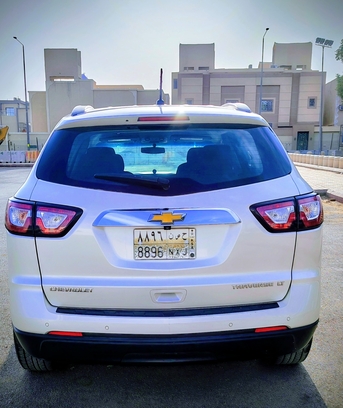 Riyadh, Vehicles, Cars & Trucks , SAR 28000,  Chevrolet Traverse,  2014,  Automatic,  257000 KM,    LT (Semi Full Options)