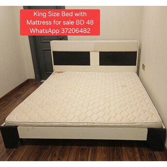 Manama, Furniture, BHD 48,  ✅️ King Size Bed And Mattress For Sale In Good Condition With Delivery
