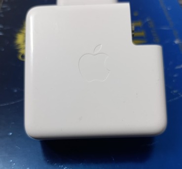 Riyadh, Electronics, SAR 150,  Apple USB-C Power Adapter