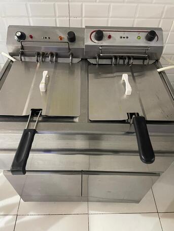Jeddah, Appliances, Commercial Double Deep Fryer &ndash; Twin Tank Stainless Steel (Restaurant Grade)