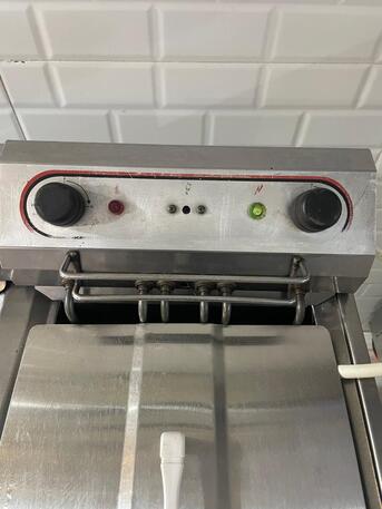 Jeddah, Appliances, Commercial Double Deep Fryer &ndash; Twin Tank Stainless Steel (Restaurant Grade)