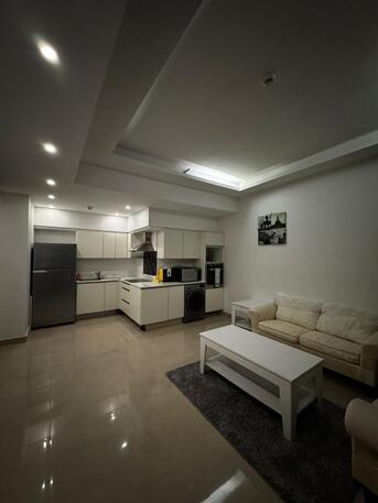 Juffair, Apartments, Flats, Houses & Villas, BHD 350/month,  Furnished,  Studio,  Modern 1BHK Apartment For Rent In A Prime Tower In Juffair