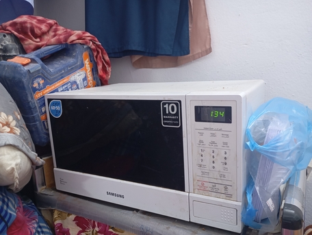 Madinah, Appliances, SAR 350,  Microwave Samsung Kitchen Cabinet Small