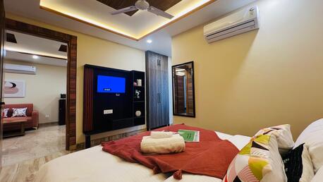 Gurgaon, Apartments/Houses, INR 6500/day, Furnished, 2 BR, 900 Sq. Feet, Two Bedroom Apartment Near Medanta Medicity Hospital