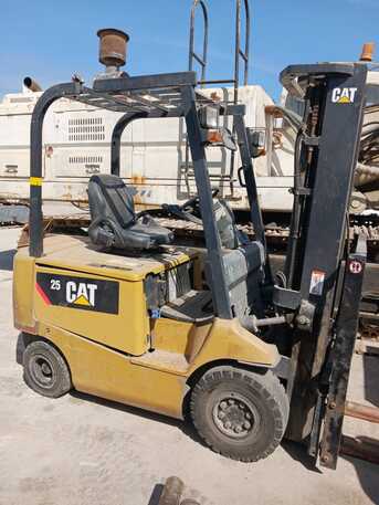 Dammam, Heavy Equipment, SAR 45000,  Cat Electric Forklift (Made In USA)
