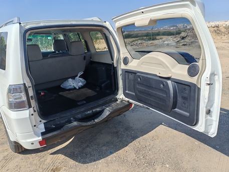 Jeddah, Vehicles, Cars & Trucks , SAR 650000,  Mitsubishi Pajero,  2015,  Automatic,  220000 KM,    3.2L Deisel Available For Sale