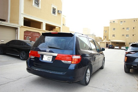 New Industrial City, Vehicles, Cars & Trucks , SAR 15000,  Honda Odyssey,  2008,  Automatic,  319525 KM,   With Sunroof  Model  -Family Car Or Bachelor With Lots Of Frien