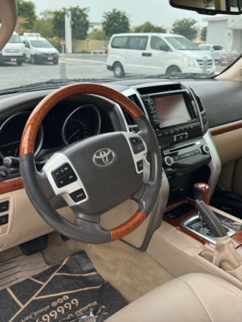 East Riffa, Vehicles, Cars & Trucks , BHD 13200,  Toyota Land Cruiser,  2013,  Automatic,  190000 KM,  Toyota L/Cruiser VXR 5.7-  - SOLD