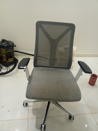 Makkah, Household Items, SAR 50,  Water Dispenser Computer Table Bed Chear And Vacuum Cleaner And Also Very Cheap Price