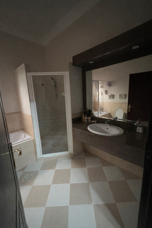 Juffair, Real Estate For Sale, BHD 185000, 4 BR, 377 Sq. Meter, For Sale: Luxurious Villa In Juffair.