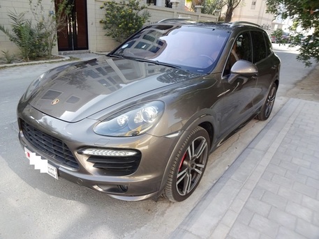 Zinj, Vehicles, Cars & Trucks , BHD 111,  Porsche Cayenne GTS,  2013,  Automatic,  93000 KM,  Full Option, Agency Maintained - URGENT SALE