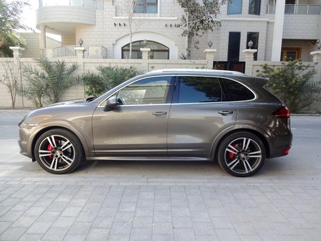 Zinj, Vehicles, Cars & Trucks , BHD 111,  Porsche Cayenne GTS,  2013,  Automatic,  93000 KM,  Full Option, Agency Maintained - URGENT SALE